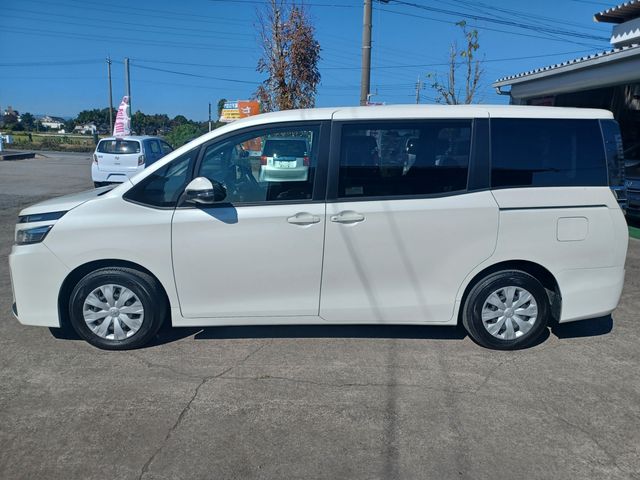 Toyota VOXY 2018-10 10771-6