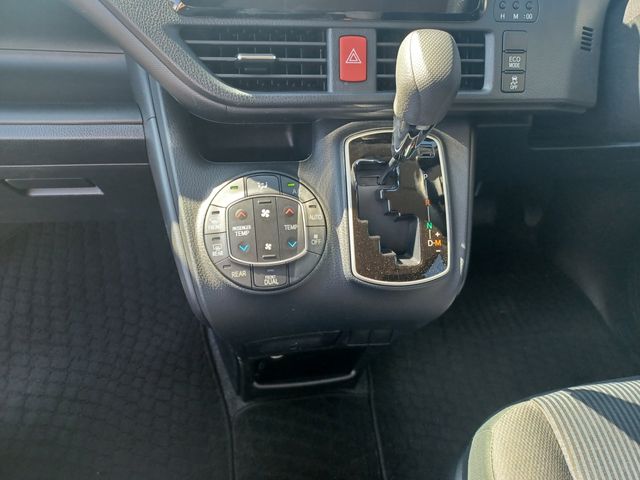 Toyota VOXY 2018-10 10771-12