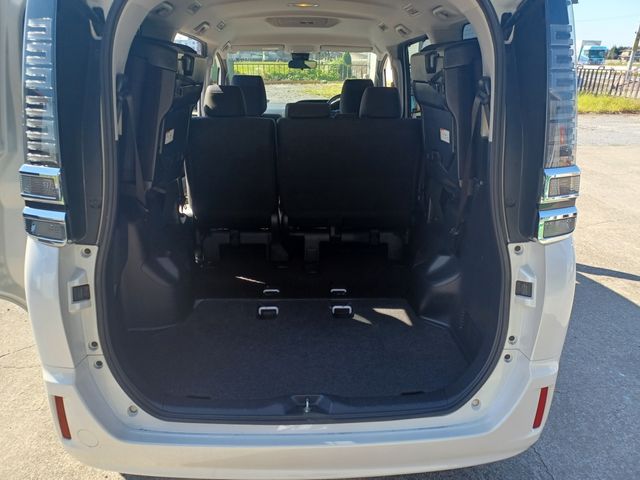 Toyota VOXY 2018-10 10771-14