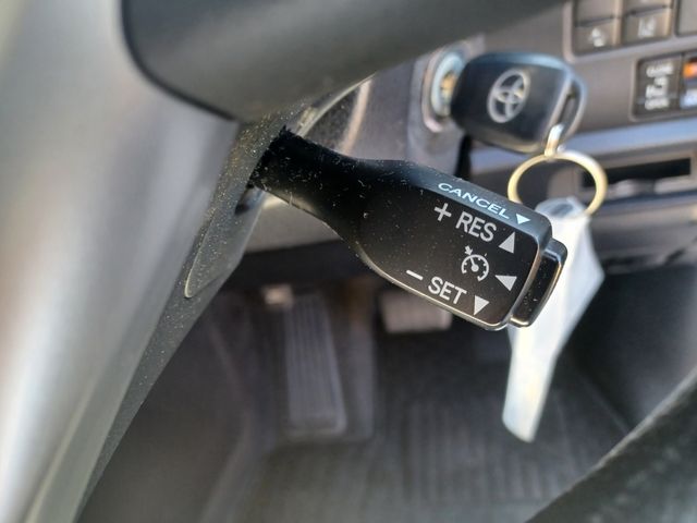 Toyota VOXY 2018-10 10771-15