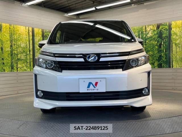 Toyota VOXY HYBRID 2015-03 370540-15