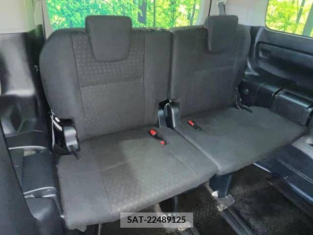 Toyota VOXY HYBRID 2015-03 370540-10