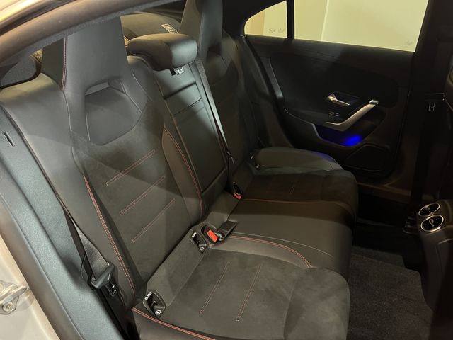 Mercedes Benz CLA-CLASS 2022-04 184867-9
