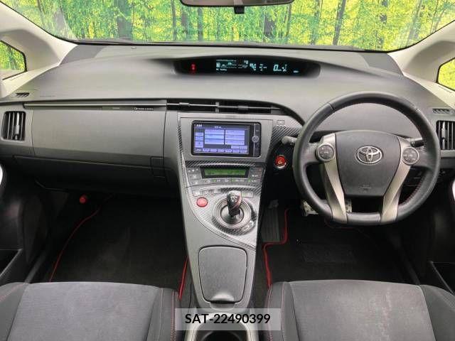 Toyota PRIUS 2013-11 253734-1