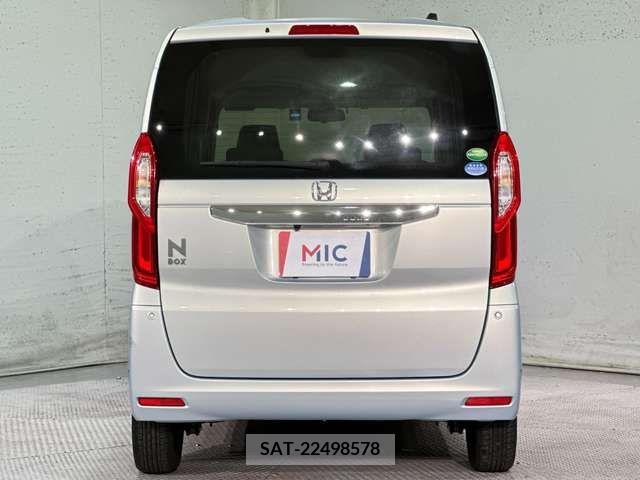 Honda N BOX 2018-04 333839-5