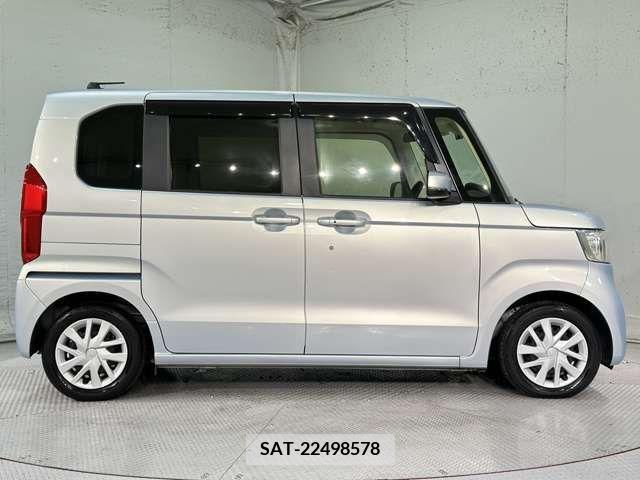Honda N BOX 2018-04 333839-3
