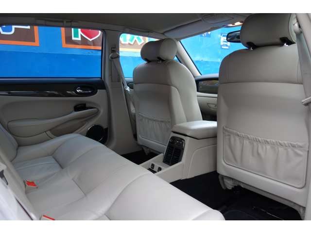 Jaguar XJ SERIES 2000-07 3022-18