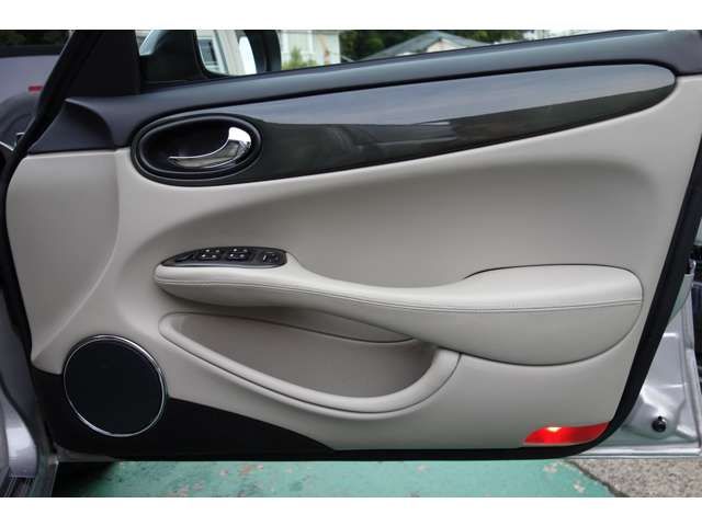 Jaguar XJ SERIES 2000-07 3022-8