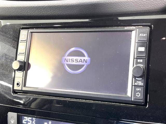 Nissan X-TRAIL 2017-07 9557-3