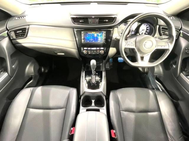 Nissan X-TRAIL 2017-07 9557-1