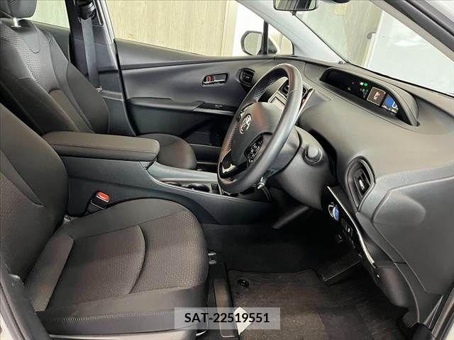 Toyota PRIUS 2019-03 250852-10