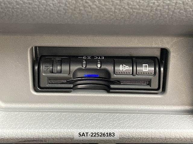 Nissan NV350 Caravan 2018-04 244399-4