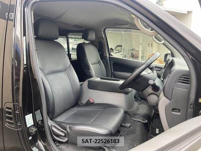 Nissan NV350 Caravan 2018-04 244399-10