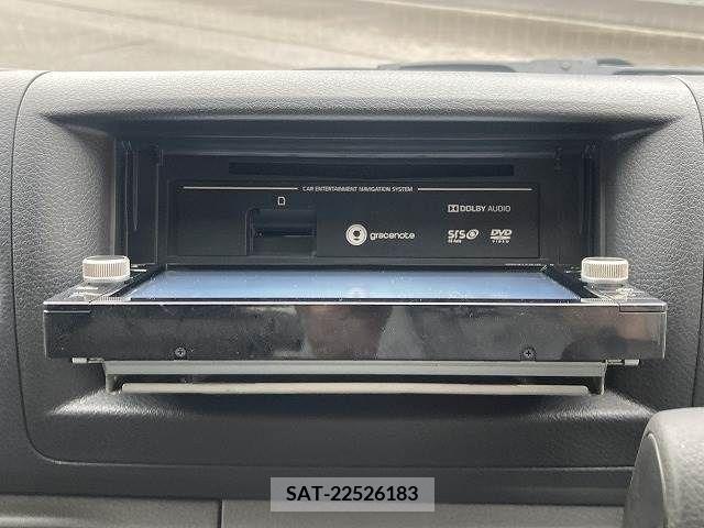 Nissan NV350 Caravan 2018-04 244399-9