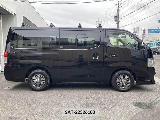 Nissan NV350 Caravan 2018-04 244399-13