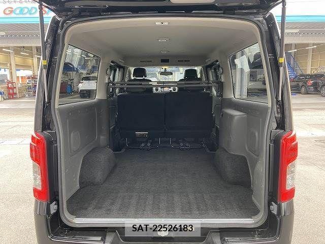 Nissan NV350 Caravan 2018-04 244399-12
