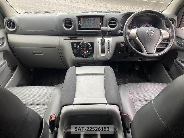Nissan NV350 Caravan 2018-04 244399-1