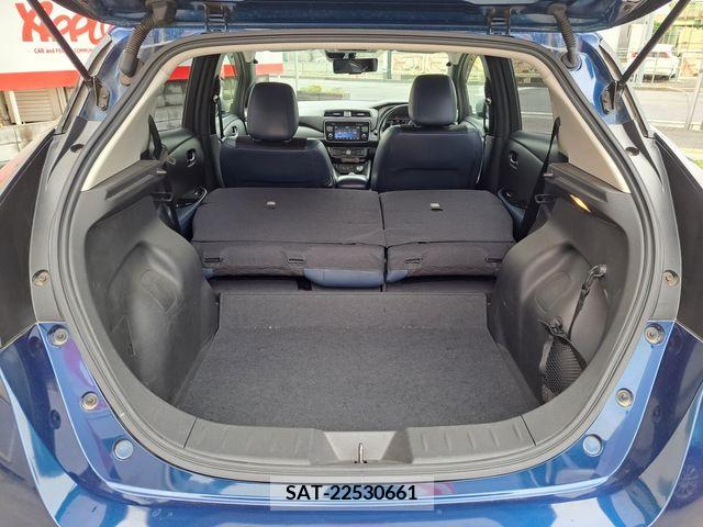 Nissan LEAF 2019-10 377695-15