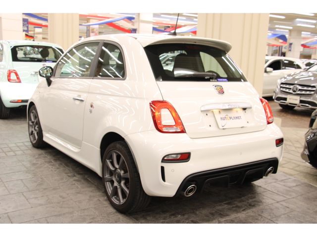 Abarth 595 2018-09 10156-25