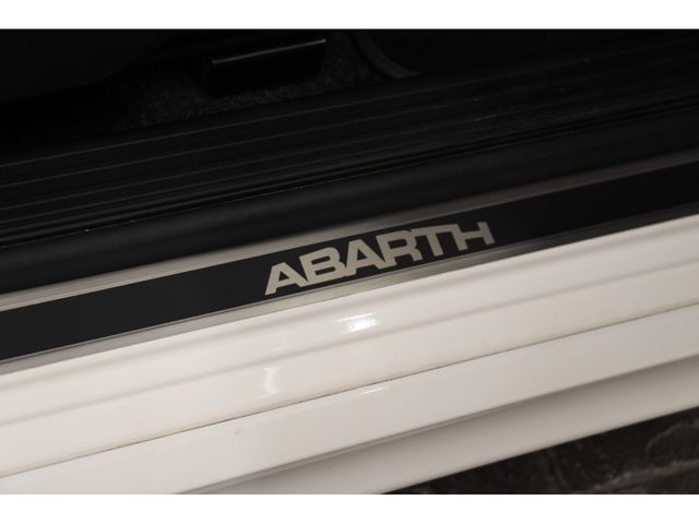 Abarth 595 2018-09 10156-20