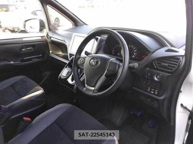 Toyota VOXY 2021-11 211187-16