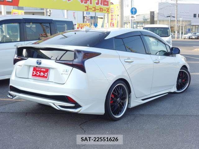Toyota PRIUS 2019-04 200128-1