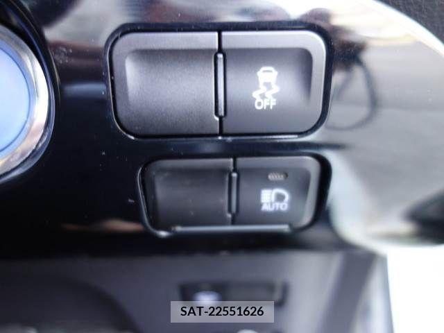 Toyota PRIUS 2019-04 200128-11