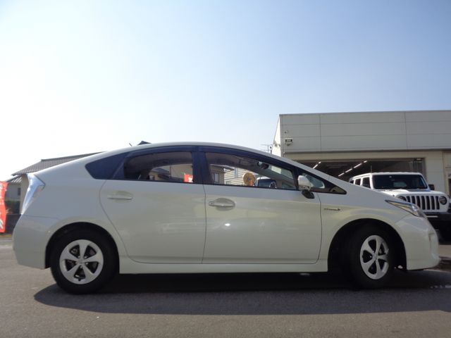 Toyota PRIUS 2015-06 186483-3