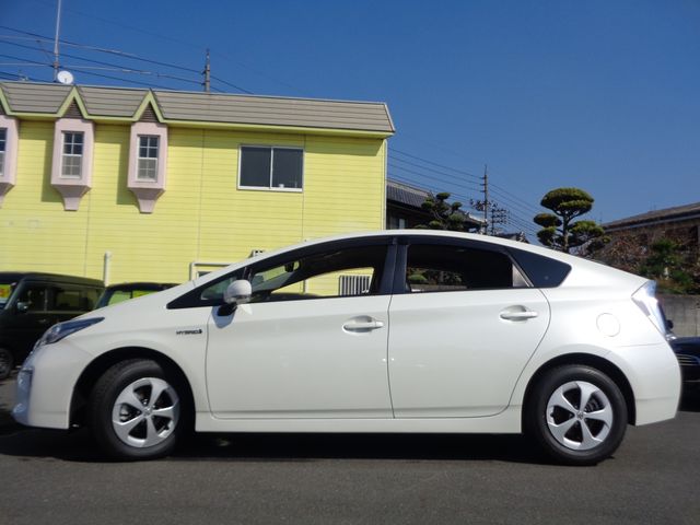 Toyota PRIUS 2015-06 186483-5
