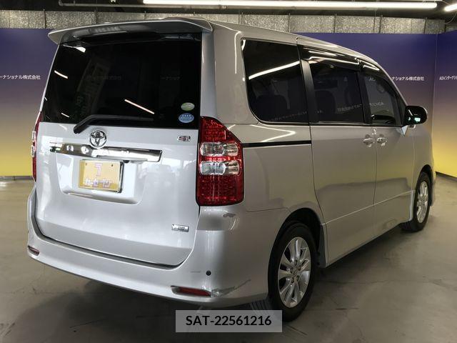 Toyota NOAH 2011-03 321319-8