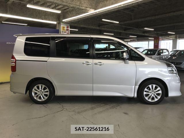 Toyota NOAH 2011-03 321319-6