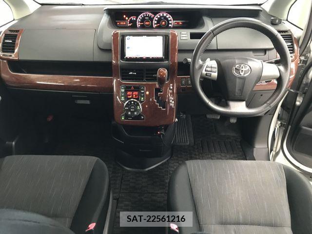 Toyota NOAH 2011-03 321319-2