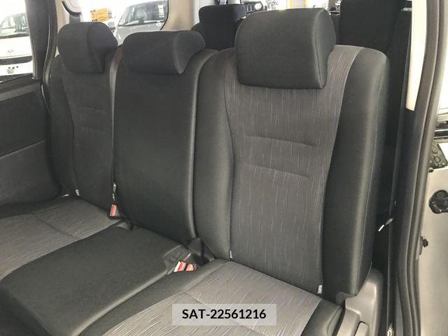 Toyota NOAH 2011-03 321319-15