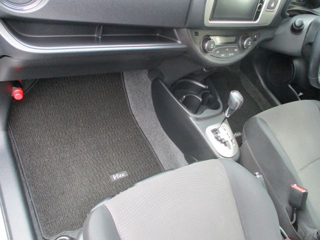 Toyota VITZ 2014-07 355-10