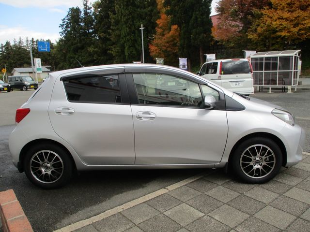 Toyota VITZ 2014-07 355-4