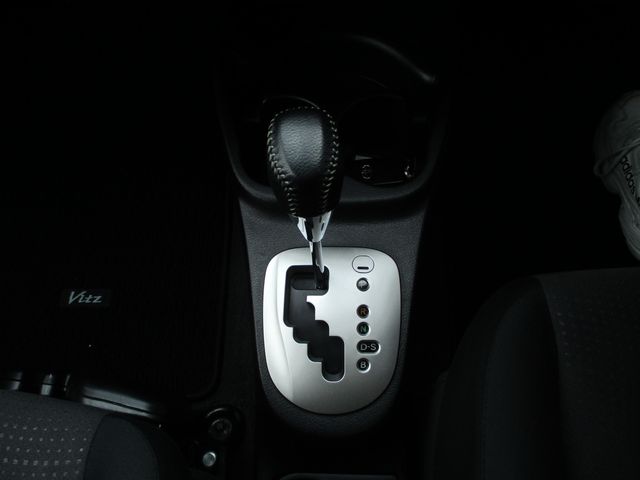 Toyota VITZ 2014-07 355-25