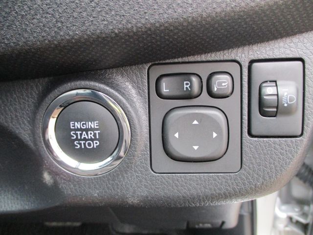 Toyota VITZ 2014-07 355-19