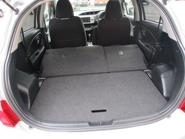 Toyota VITZ 2014-07 355-7