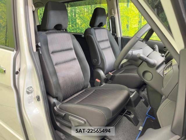 Nissan SERENA 2018-10 219953-8