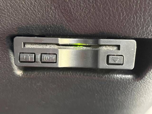 Toyota SIENTA 2017-08 193827-6