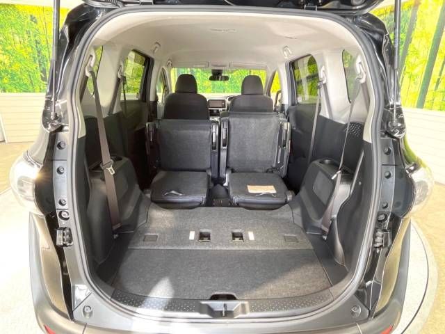 Toyota SIENTA 2017-08 193827-11
