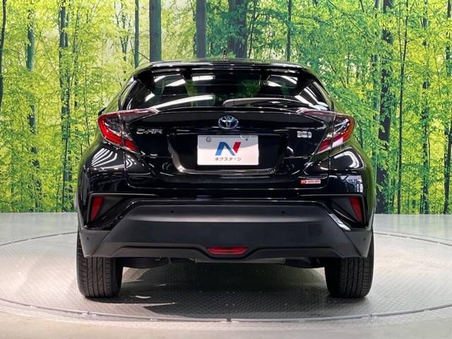 Toyota C-HR 2017-09 23025-15