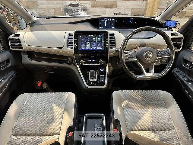 Nissan SERENA 2018-04 222189-1