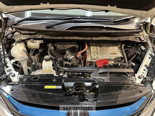 Nissan SERENA 2018-04 222189-13