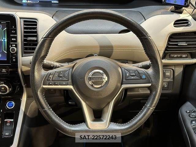 Nissan SERENA 2018-04 222189-12