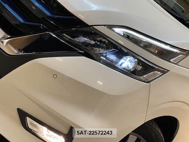 Nissan SERENA 2018-04 222189-9