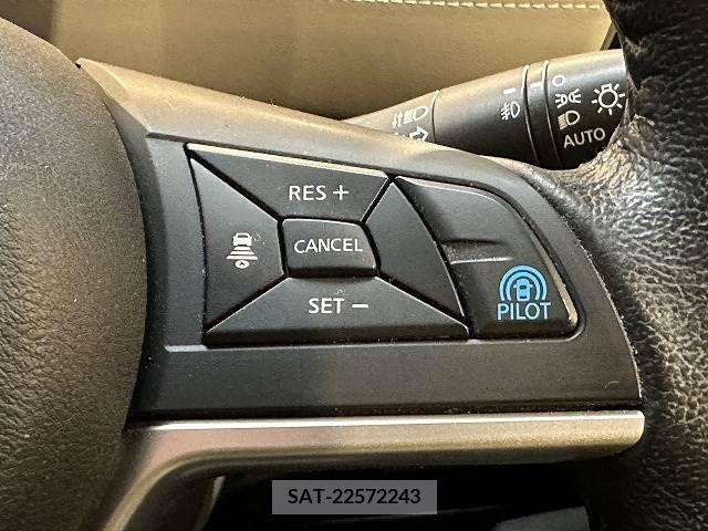 Nissan SERENA 2018-04 222189-4