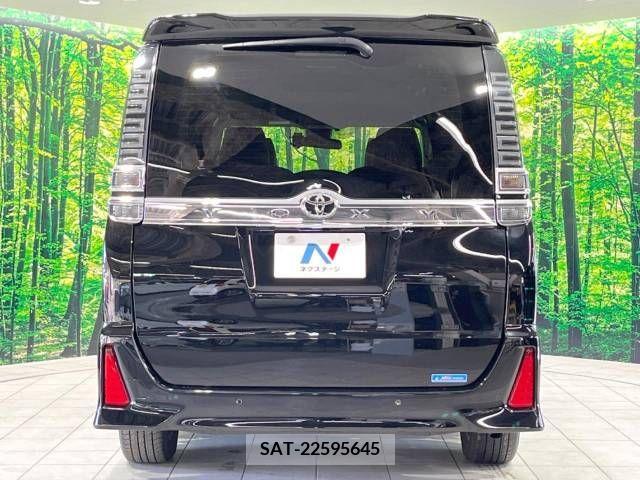 Toyota VOXY 2021-03 215466-16