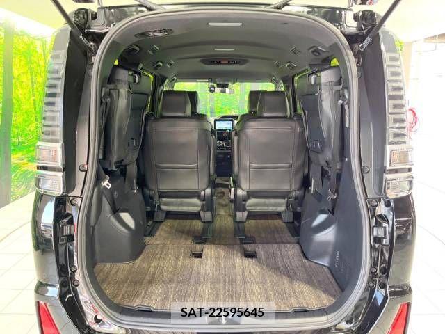 Toyota VOXY 2021-03 215466-11