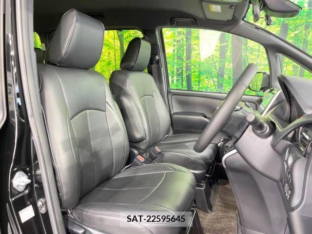 Toyota VOXY 2021-03 215466-8